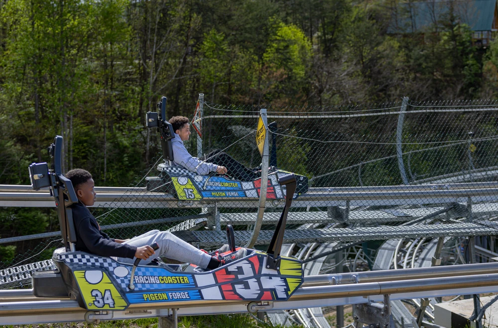 Top 4 Pigeon Forge Attractions for Families You Must Experience